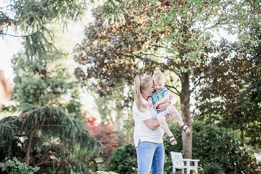 White t-shirt at this Mommy & Me Session by Knoxville Wedding Photographer, Amanda May Photos.