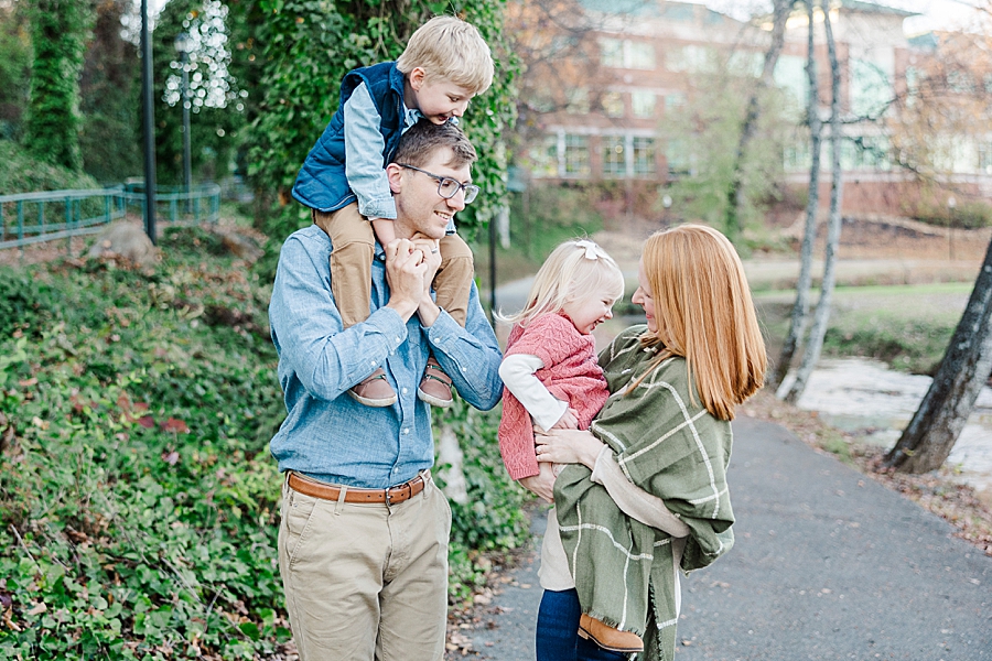 boy on shoulders at fall family session