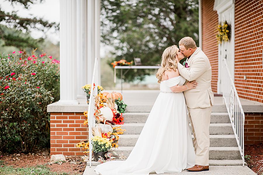 Church steps at this Pine Ridge Baptist Church wedding by Knoxville Wedding Photographer, Amanda May Photos.